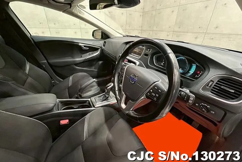 2015 Volvo / V40 Stock No. 130273