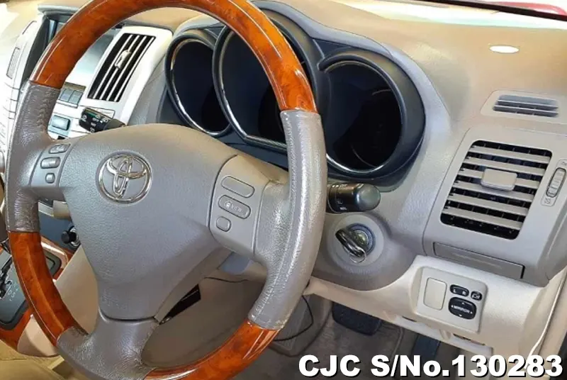 2005 Toyota / Harrier Stock No. 130283