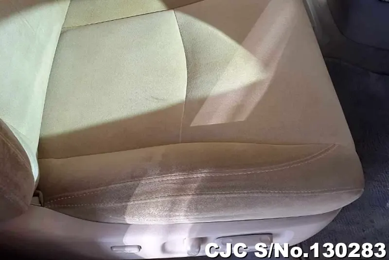 2005 Toyota / Harrier Stock No. 130283