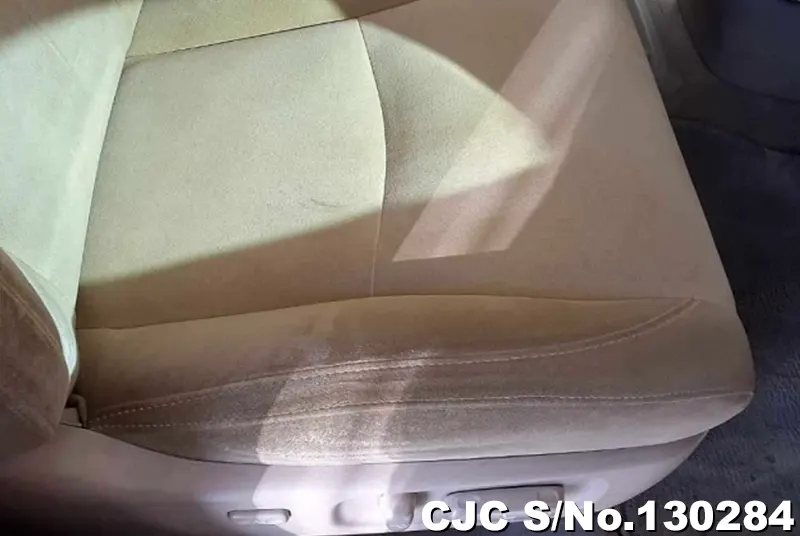 2005 Toyota / Harrier Stock No. 130283