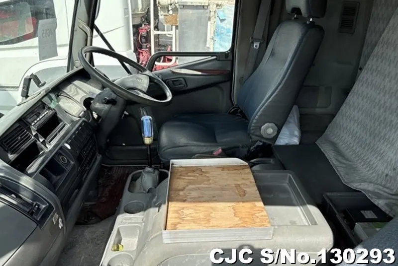 1998 Mitsubishi / Fuso Fighter Stock No. 130293