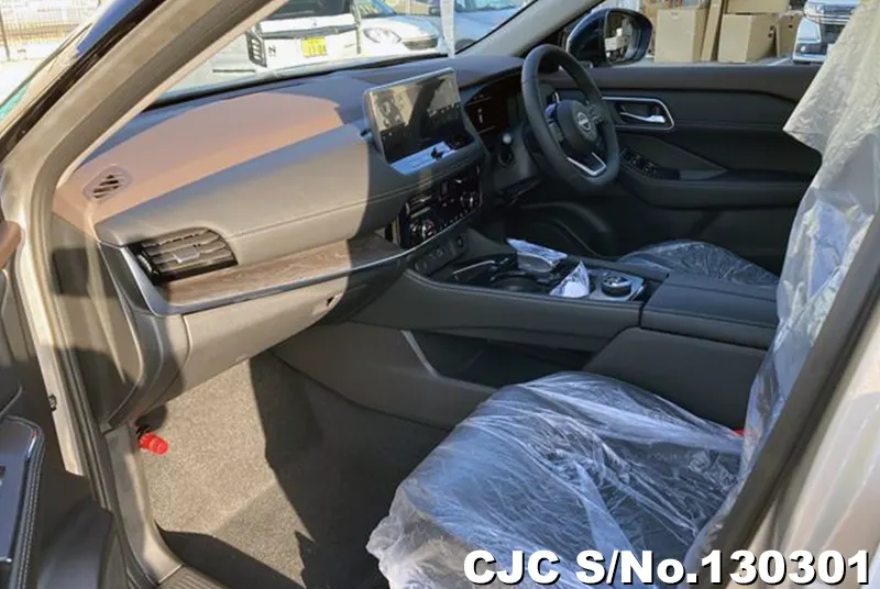 2025 Nissan / X-Trail Stock No. 130301