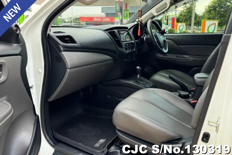 Mitsubishi Triton in White for Sale Image 8