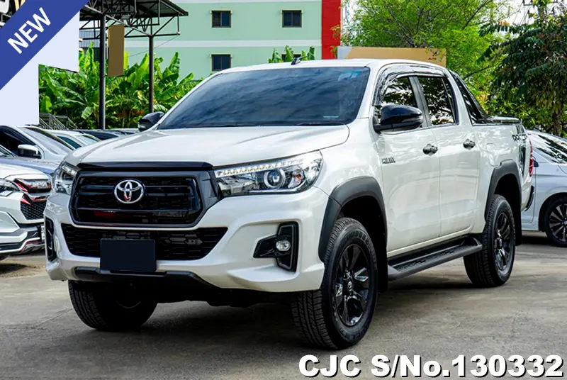 Toyota Hilux in White for Sale Image 3