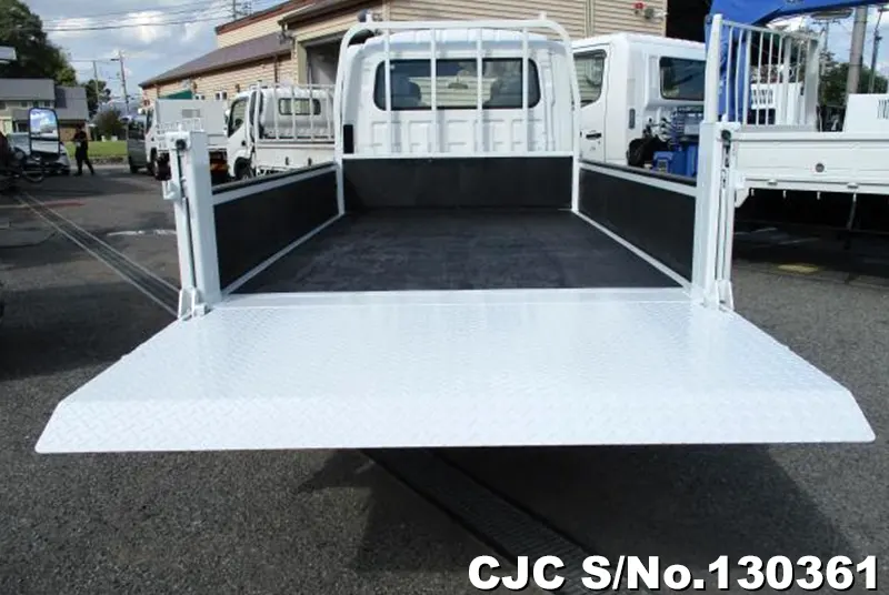 2010 Isuzu / Elf Stock No. 130361