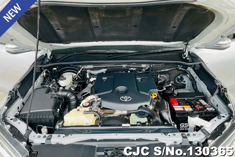 Toyota Hilux in Silver for Sale Image 15