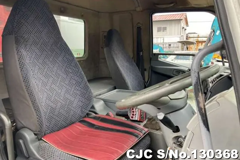 2005 Mitsubishi / Fuso Fighter Stock No. 130368