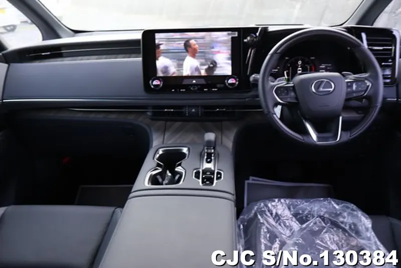 2025 Lexus / LM500h Stock No. 130384