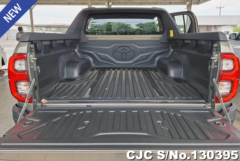 Toyota Hilux in Oxide Bronze Metallic for Sale Image 5