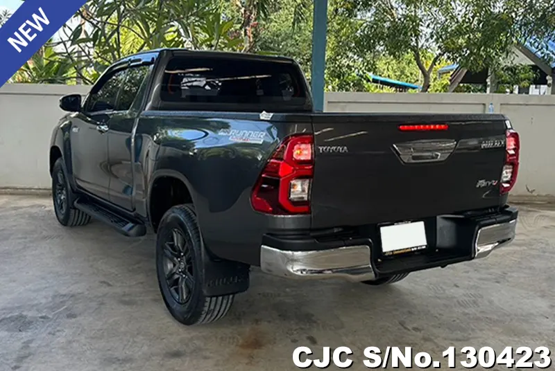 Toyota Hilux in Gray for Sale Image 1