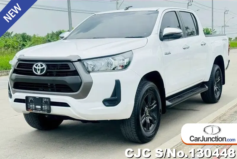 Toyota Hilux in White for Sale Image 2