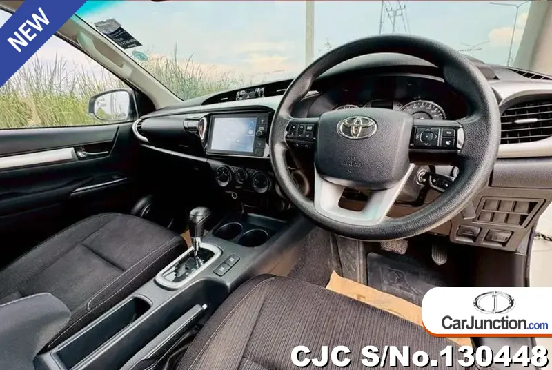 Toyota Hilux in White for Sale Image 4