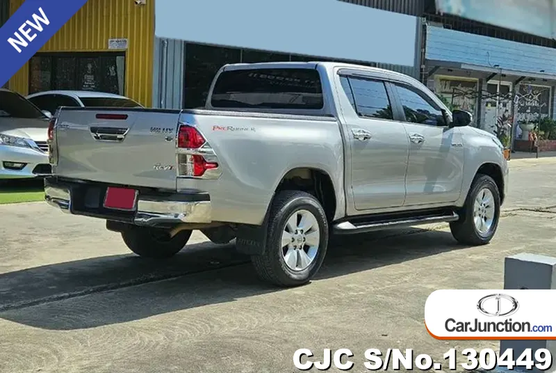 Toyota Hilux in Silver for Sale Image 2