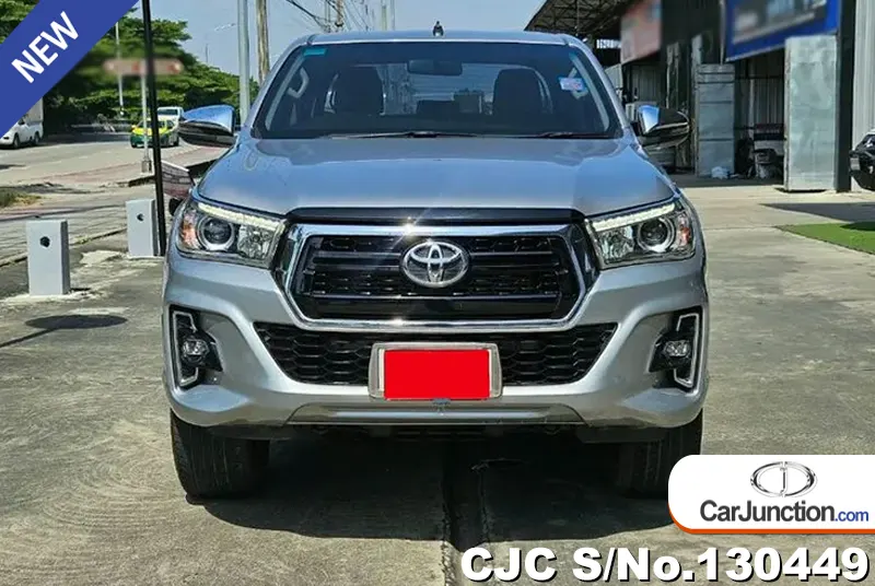Toyota Hilux in Silver for Sale Image 3