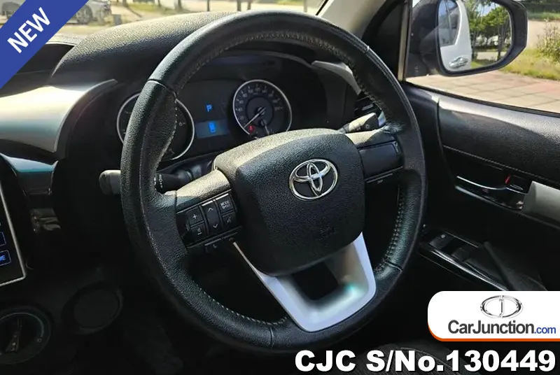 Toyota Hilux in Silver for Sale Image 9