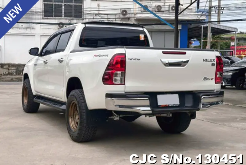 Toyota Hilux in White for Sale Image 1