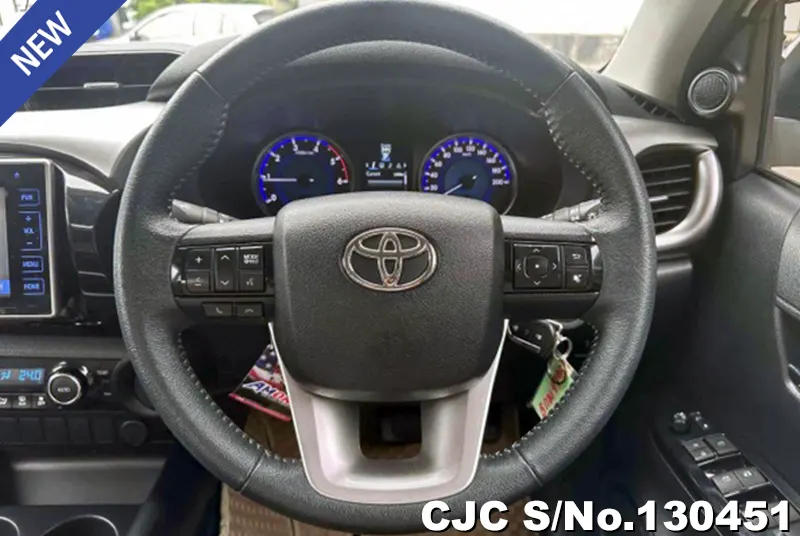 Toyota Hilux in White for Sale Image 8