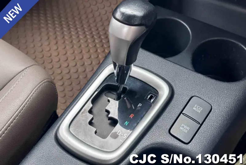 2016 Toyota / Hilux / Revo Stock No. 130451