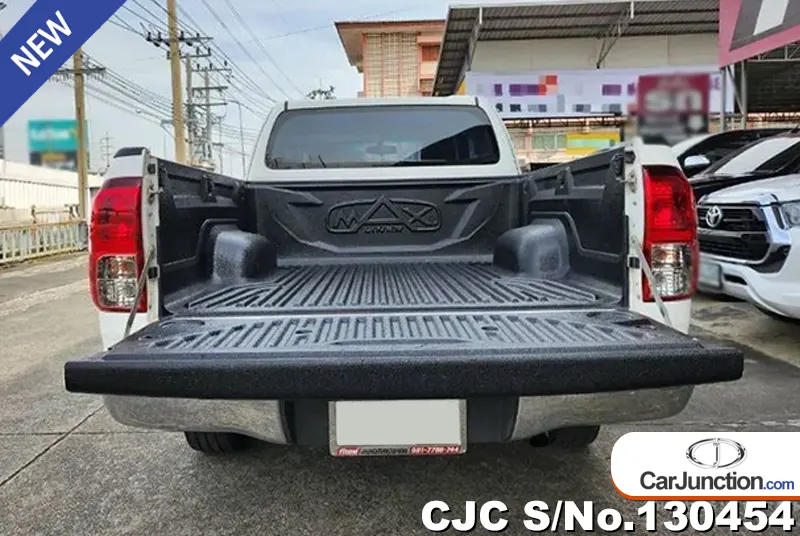 2017 Toyota / Hilux / Revo Stock No. 130454