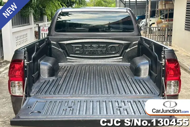 2017 Toyota / Hilux Stock No. 130455