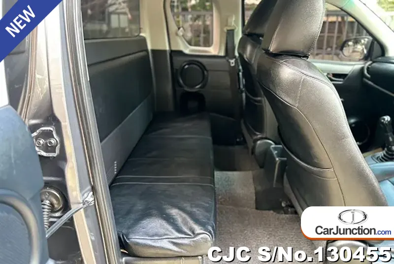 Toyota Hilux in Gray for Sale Image 8