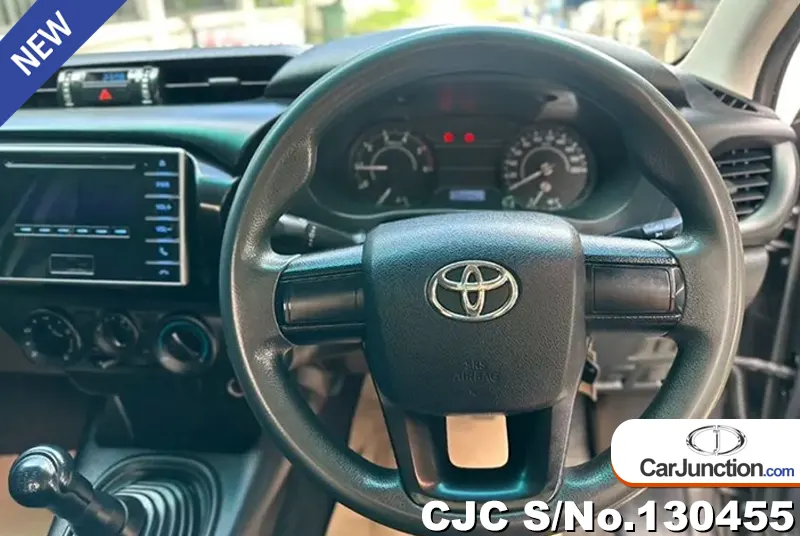 Toyota Hilux in Gray for Sale Image 9