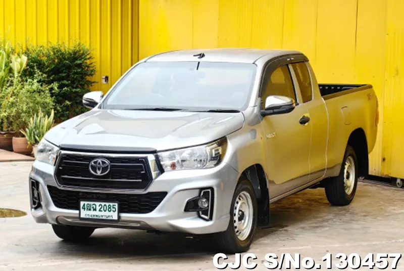 Toyota Hilux in Silver for Sale Image 2