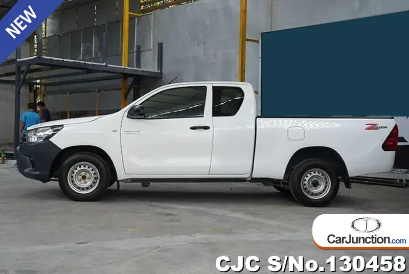 Toyota Hilux in White for Sale Image 4