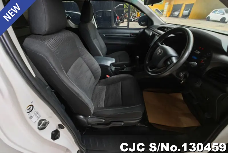 2021 Toyota / Hilux / Revo Stock No. 130459