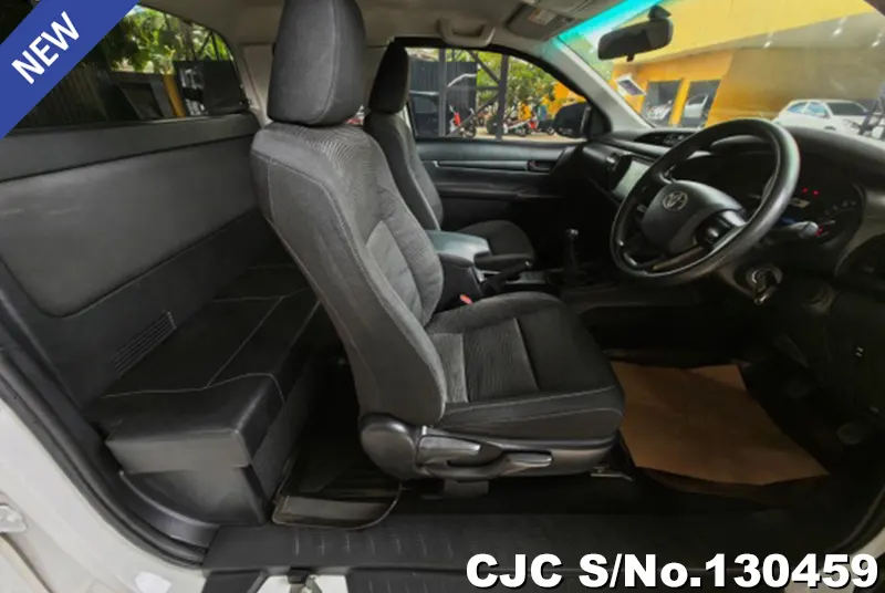 2021 Toyota / Hilux / Revo Stock No. 130459