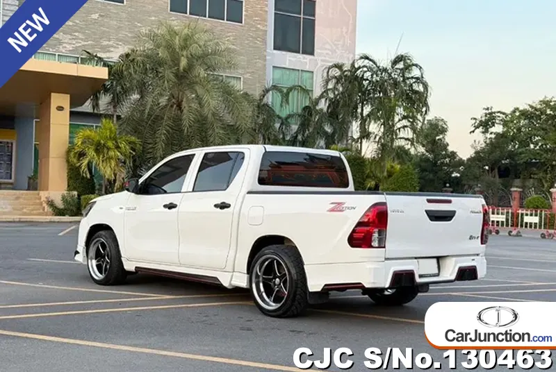 Toyota Hilux in White for Sale Image 1