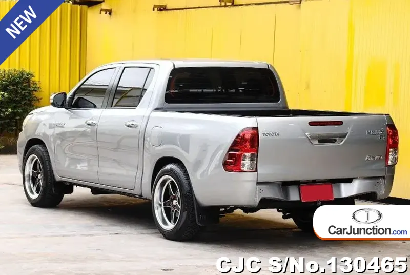 Toyota Hilux in Silver for Sale Image 1