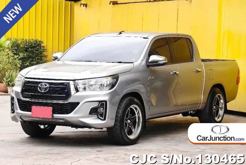 Toyota Hilux in Silver for Sale Image 2