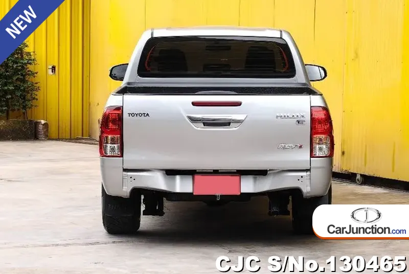 Toyota Hilux in Silver for Sale Image 4
