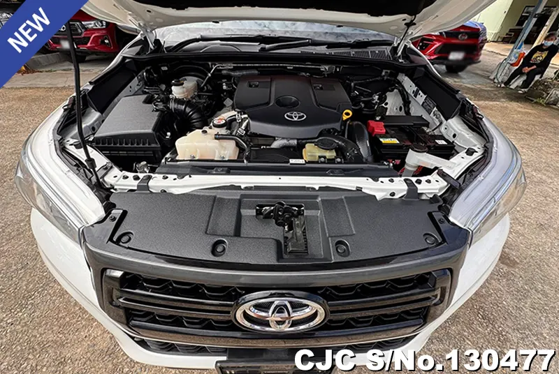 Toyota Hilux in White for Sale Image 13