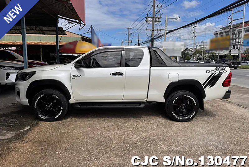 Toyota Hilux in White for Sale Image 7