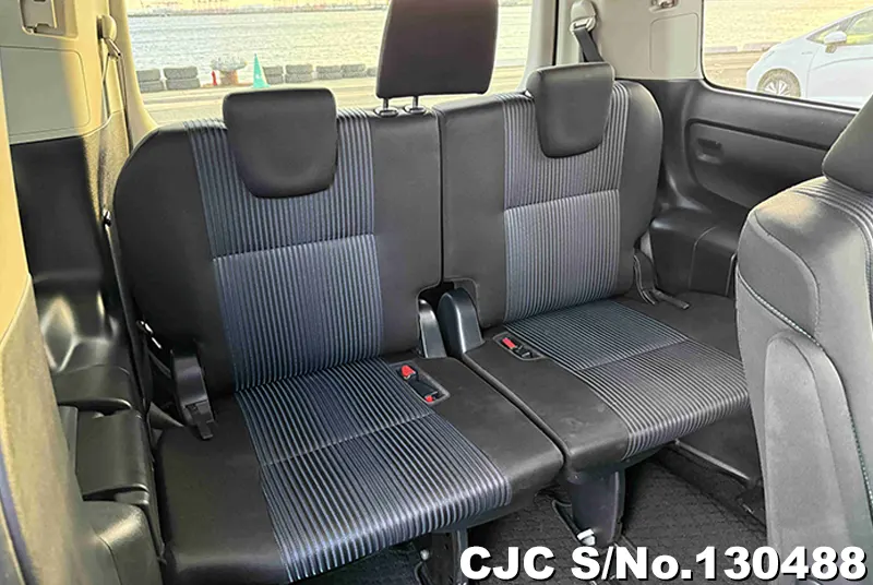 2015 Toyota / Voxy Stock No. 130488