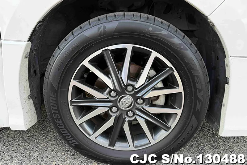 2015 Toyota / Voxy Stock No. 130488