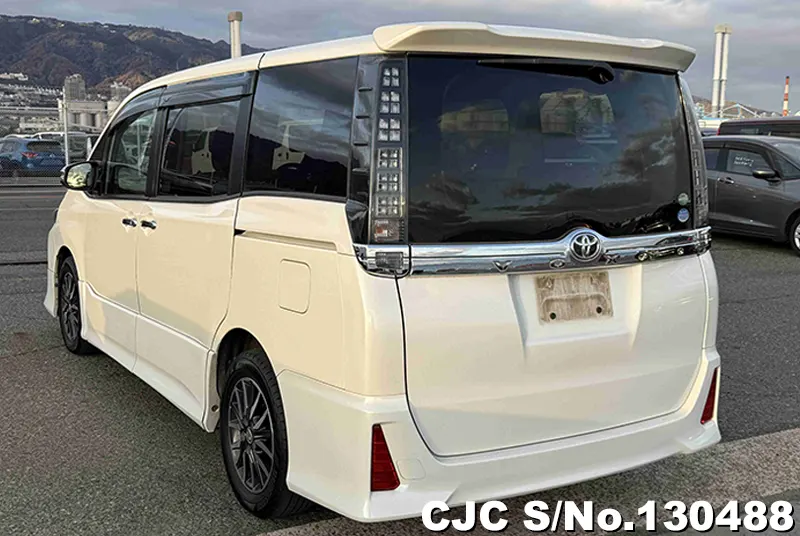 2015 Toyota / Voxy Stock No. 130488