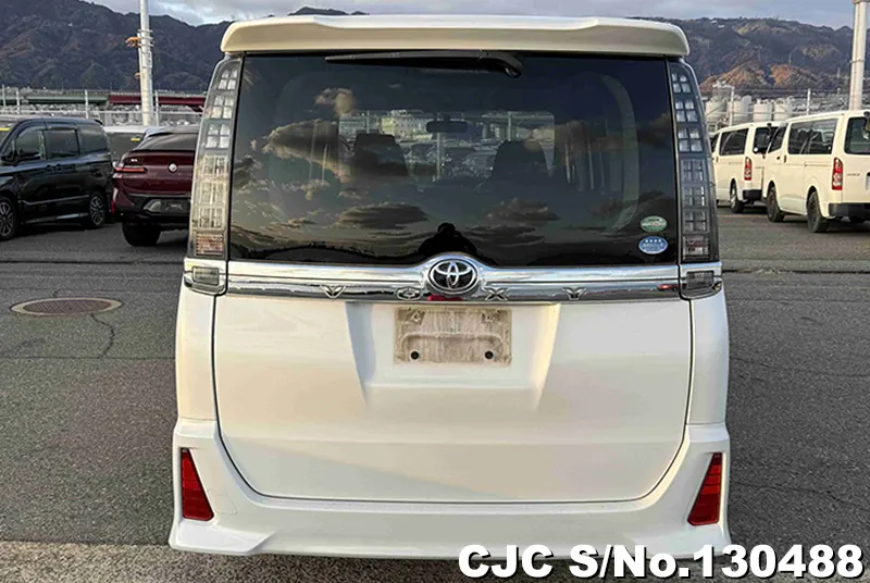 2015 Toyota / Voxy Stock No. 130488