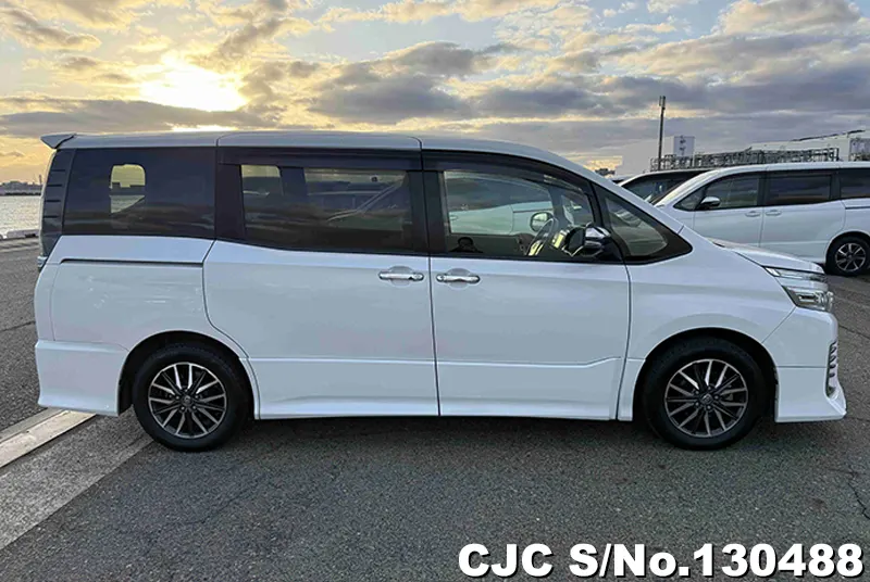 2015 Toyota / Voxy Stock No. 130488