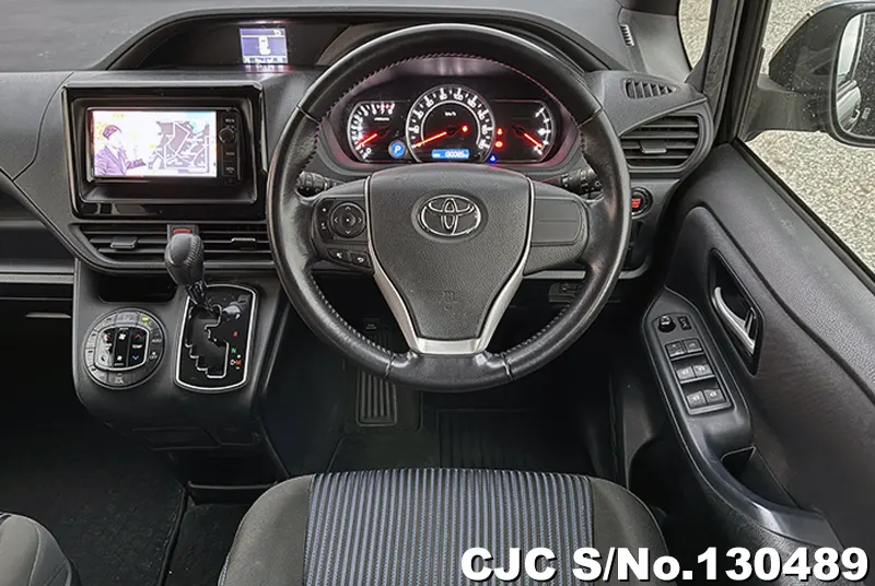 2015 Toyota / Voxy Stock No. 130489