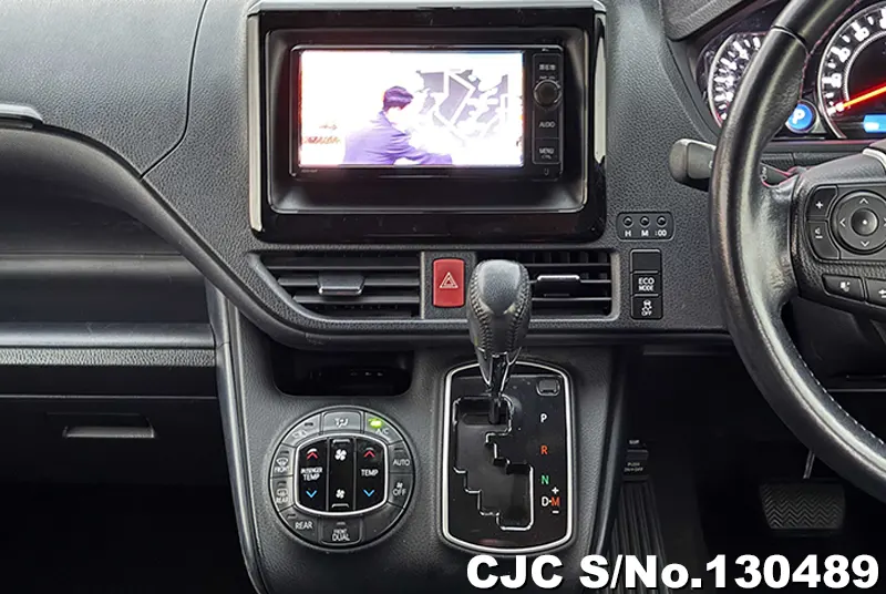 2015 Toyota / Voxy Stock No. 130489