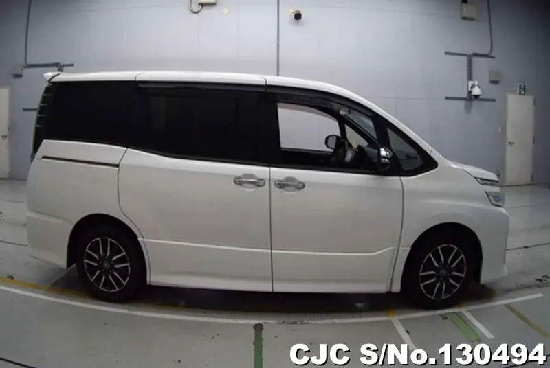 2015 Toyota / Voxy Stock No. 130494