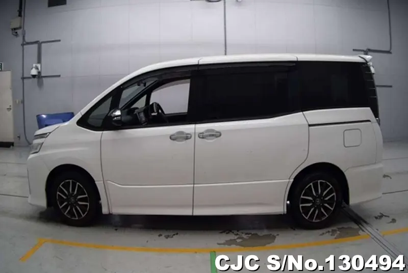 2015 Toyota / Voxy Stock No. 130494