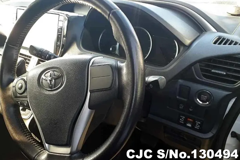 2015 Toyota / Voxy Stock No. 130494