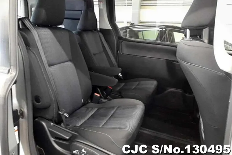 2015 Toyota / Voxy Stock No. 130495