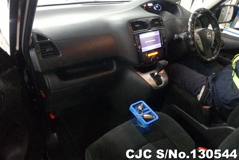 2016 Nissan / Serena Stock No. 130551