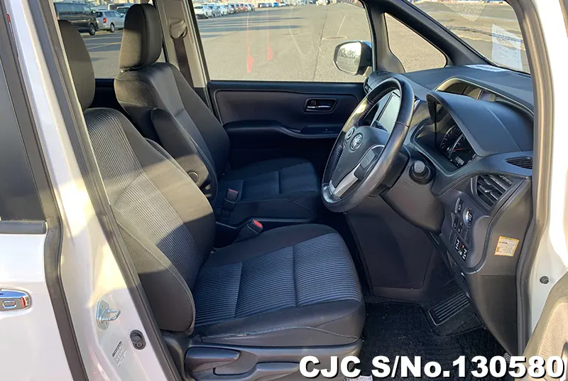 2016 Toyota / Voxy Stock No. 130580