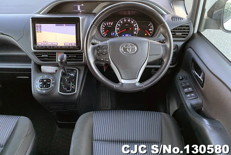 2016 Toyota / Voxy Stock No. 130580